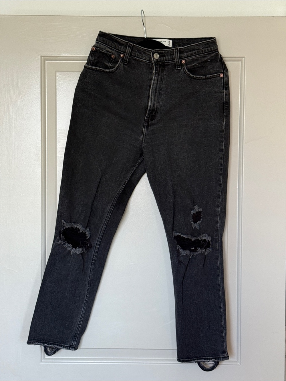 Abercrombie & Fitch Black Straight-Leg Distressed Jeans